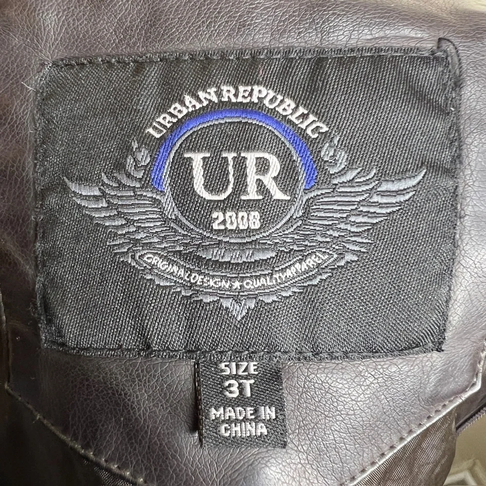 Urban Republic Black Pleather Toddler Zip Jacket Boys 3T Outdoor School Casual